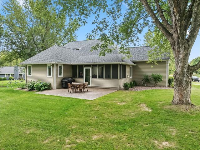 521 Pine Place, Rice Lake, WI 54868