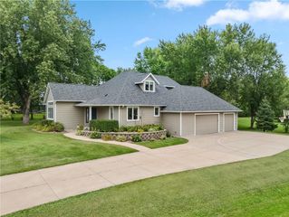 521 Pine Place, Rice Lake, WI 54868