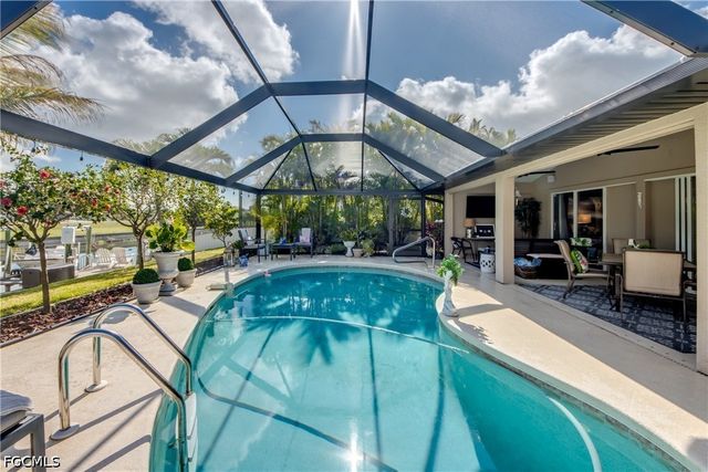 1621 NE 5th TER, Cape Coral, FL 33909