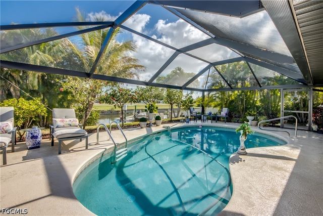 1621 NE 5th TER, Cape Coral, FL 33909