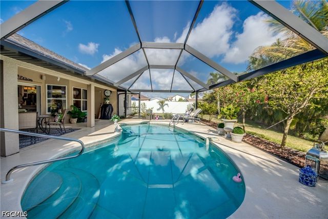 1621 NE 5th TER, Cape Coral, FL 33909