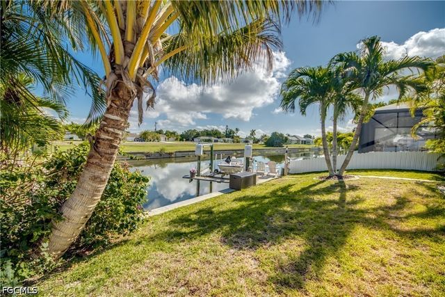 1621 NE 5th TER, Cape Coral, FL 33909