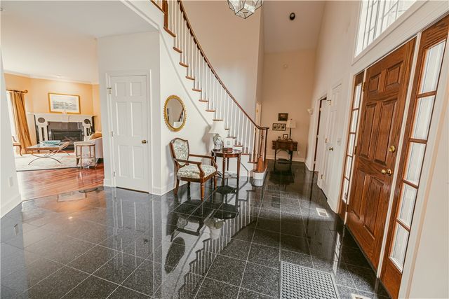 27 Fall Meadow Drive, Pittsford, NY 14534