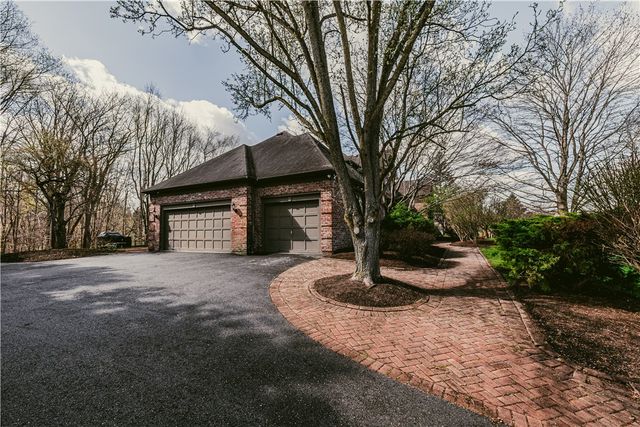 27 Fall Meadow Drive, Pittsford, NY 14534