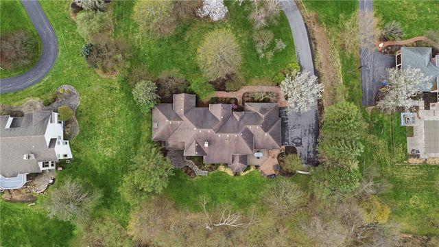 27 Fall Meadow Drive, Pittsford, NY 14534