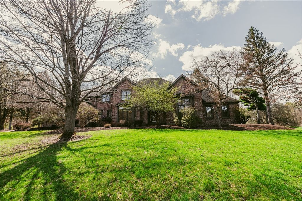27 Fall Meadow Drive, Pittsford, NY 14534