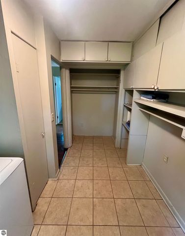 412 Rockingham Avenue, Alma, MI 48801