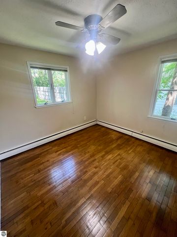412 Rockingham Avenue, Alma, MI 48801