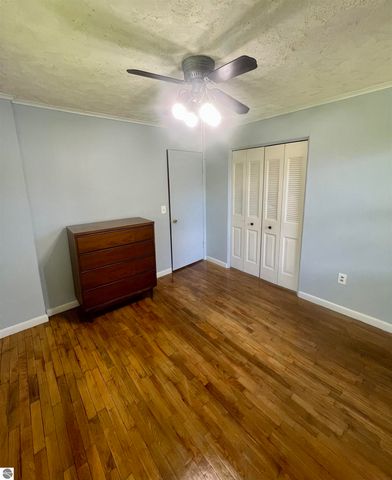 412 Rockingham Avenue, Alma, MI 48801