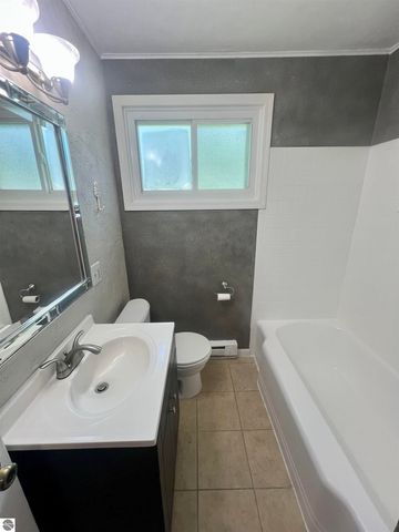 412 Rockingham Avenue, Alma, MI 48801