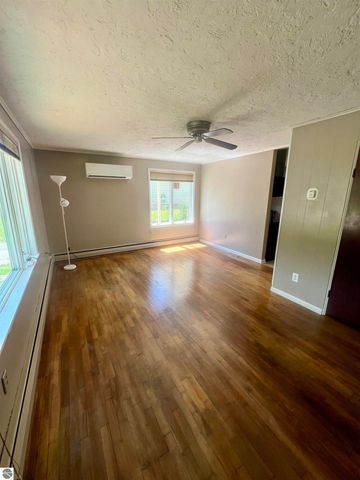 412 Rockingham Avenue, Alma, MI 48801