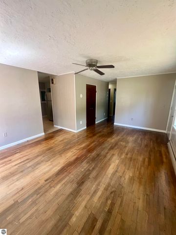 412 Rockingham Avenue, Alma, MI 48801