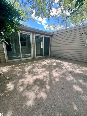 412 Rockingham Avenue, Alma, MI 48801