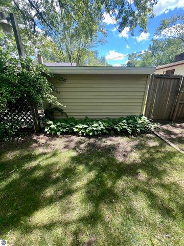 412 Rockingham Avenue, Alma, MI 48801