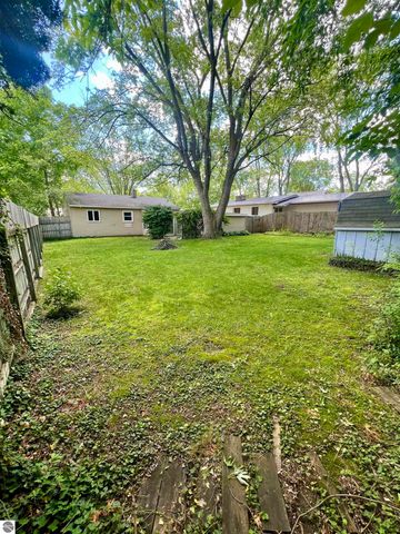 412 Rockingham Avenue, Alma, MI 48801