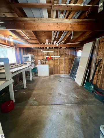 412 Rockingham Avenue, Alma, MI 48801