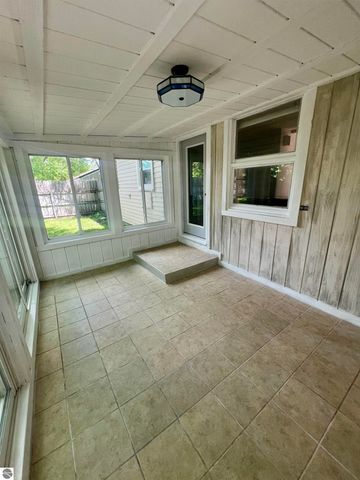 412 Rockingham Avenue, Alma, MI 48801
