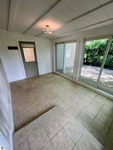 412 Rockingham Avenue, Alma, MI 48801