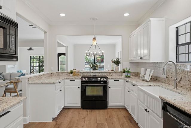 404 OGrady St, Boerne, TX 78006