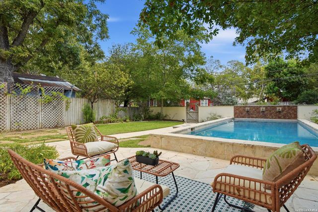 404 OGrady St, Boerne, TX 78006