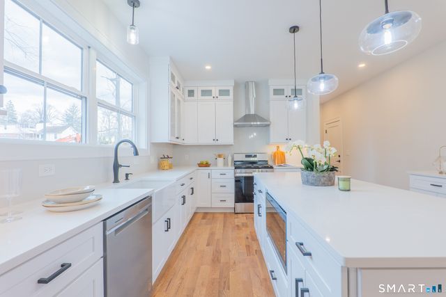 2 Brookview Heights Court, Shelton, CT 06484