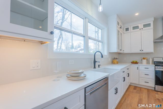 2 Brookview Heights Court, Shelton, CT 06484