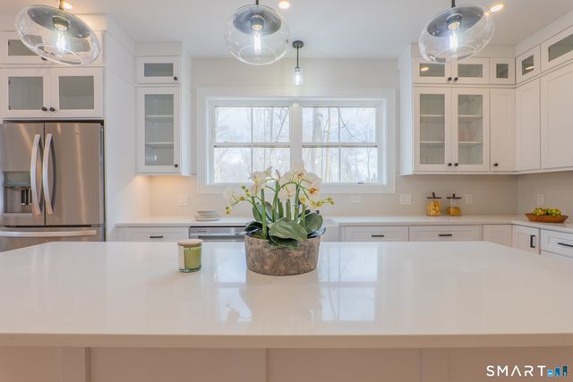 2 Brookview Heights Court, Shelton, CT 06484