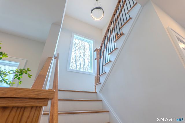 2 Brookview Heights Court, Shelton, CT 06484