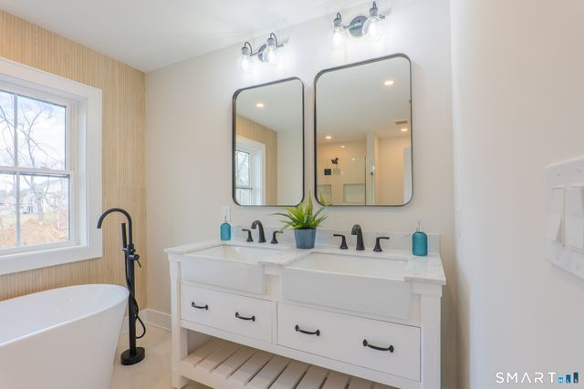 2 Brookview Heights Court, Shelton, CT 06484