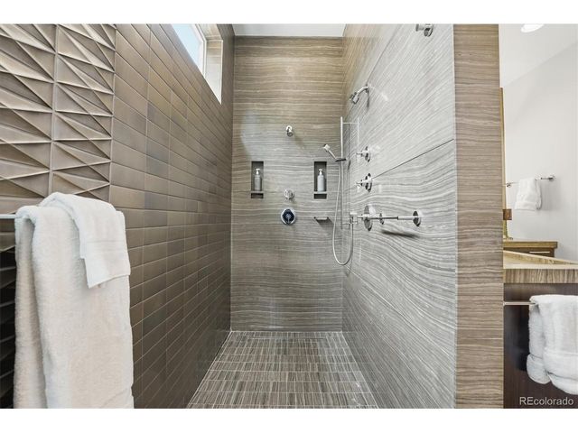 621 Kearney St, Denver, CO 80220