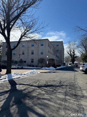 146 High Street APT 310, Milford, CT 06460