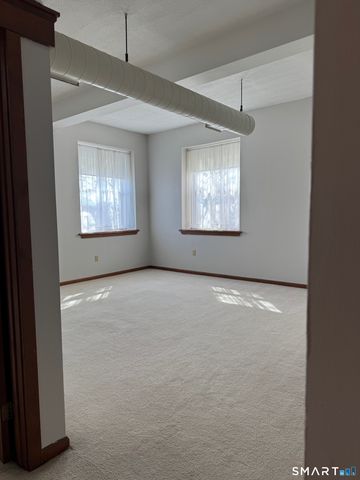 146 High Street APT 310, Milford, CT 06460