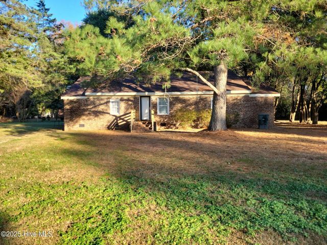 557 Circle Drive, Greenville, NC 27858