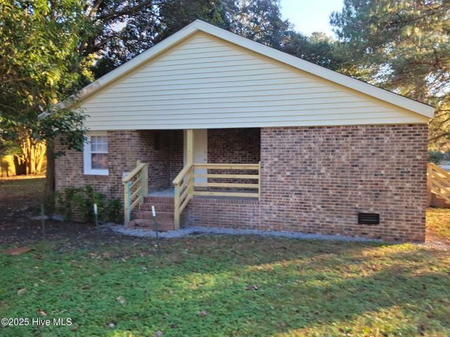 557 Circle Drive, Greenville, NC 27858