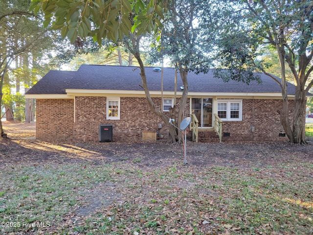 557 Circle Drive, Greenville, NC 27858