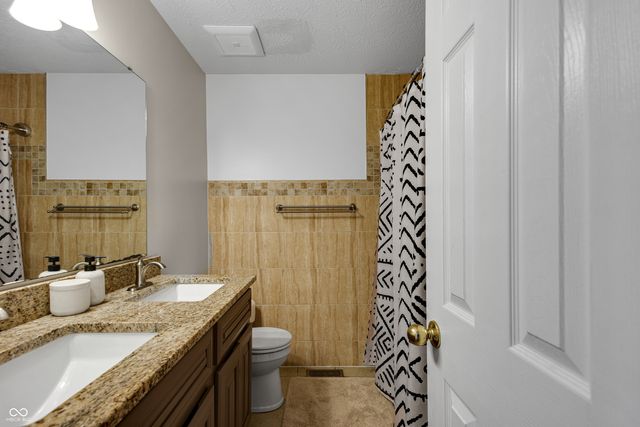 7738 Bright Leaf Circle, Indianapolis, IN 46239