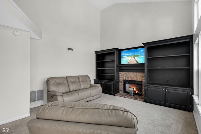 7738 Bright Leaf Circle, Indianapolis, IN 46239