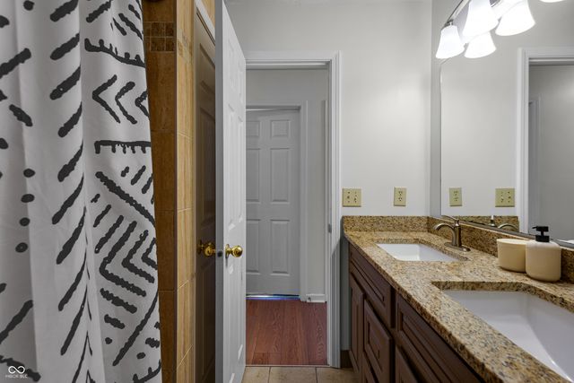 7738 Bright Leaf Circle, Indianapolis, IN 46239