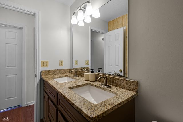 7738 Bright Leaf Circle, Indianapolis, IN 46239