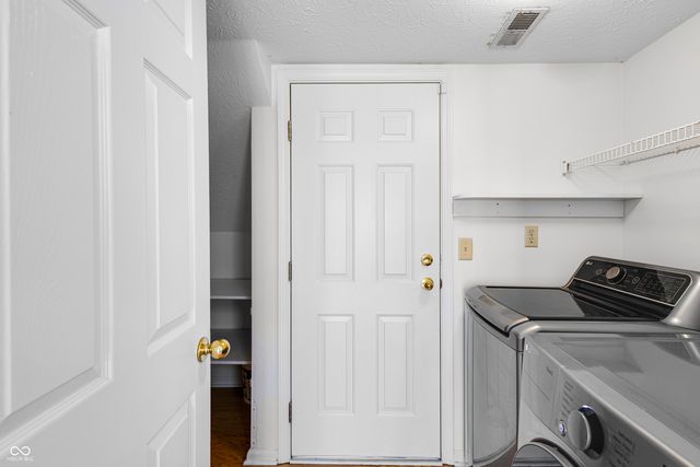 7738 Bright Leaf Circle, Indianapolis, IN 46239