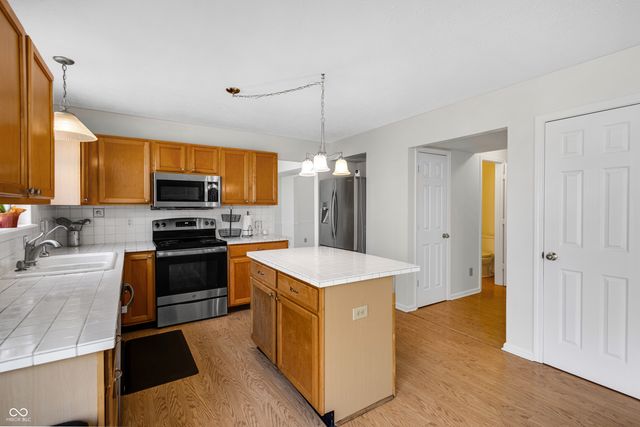 7738 Bright Leaf Circle, Indianapolis, IN 46239