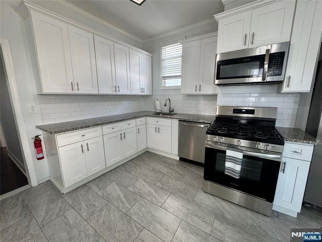 24 Pamrapo Avenue 1, Jersey City, NJ 07305