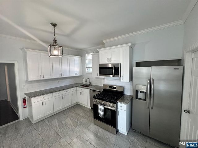 24 Pamrapo Avenue 1, Jersey City, NJ 07305