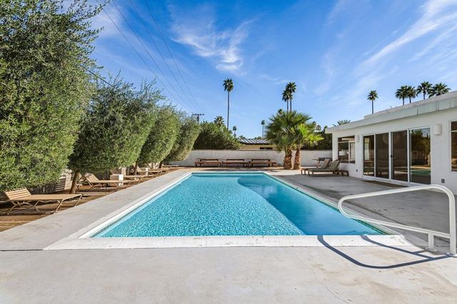 1022 E Mesquite Avenue, Palm Springs, CA 92264