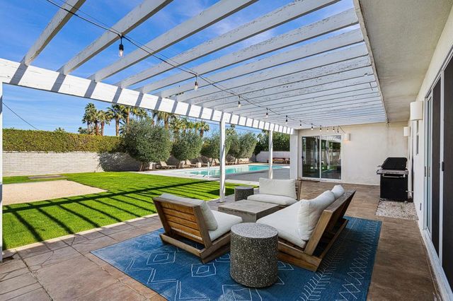 1022 E Mesquite Avenue, Palm Springs, CA 92264