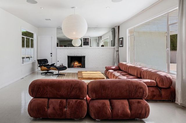 1022 E Mesquite Avenue, Palm Springs, CA 92264