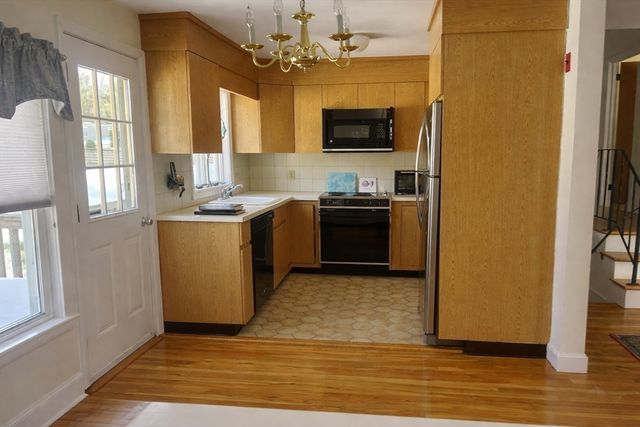 8 Walnut Knoll, Canton, MA 02021