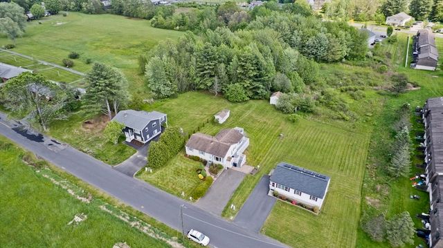 25 Ballard St, Easthampton, MA 01027