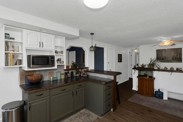 25 Ballard St, Easthampton, MA 01027