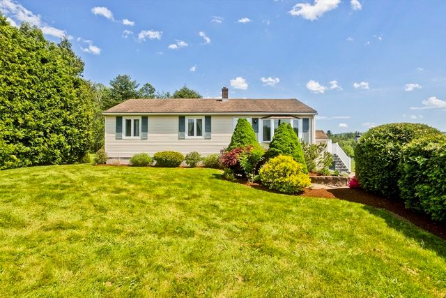 25 Ballard St, Easthampton, MA 01027